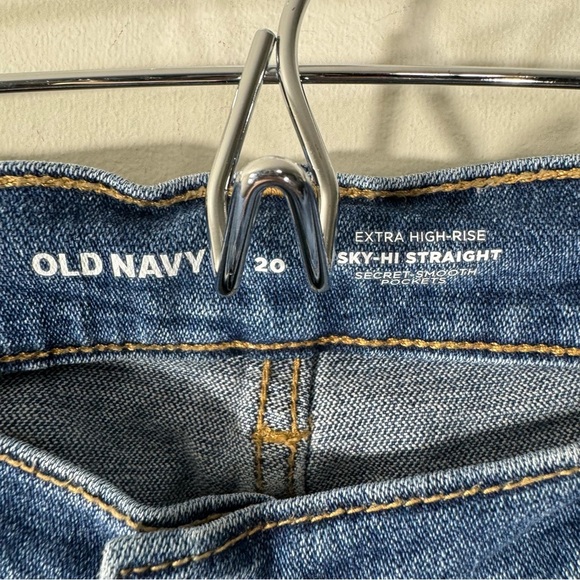 2/$35 Old Navy Sky Hi Straight Jeans medium wash - Picture 7 of 10